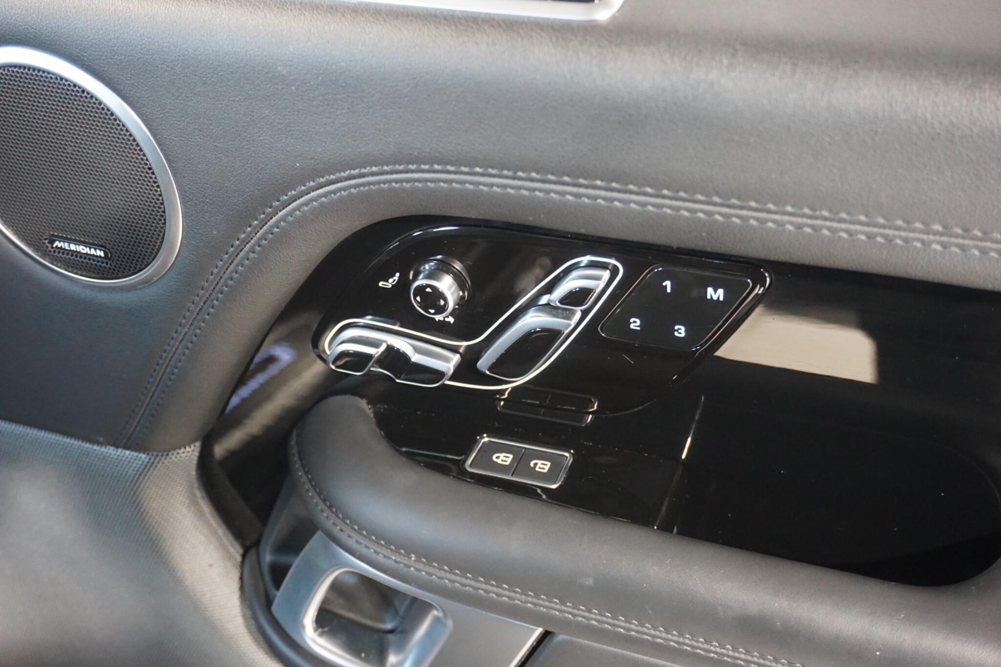 Land Rover Range Rover 2.0 P400e 13.1kWh Westminster Black SUV 5dr Petrol Plug-in Hybrid Auto 4WD Euro 6 (s/s) (404 ps)